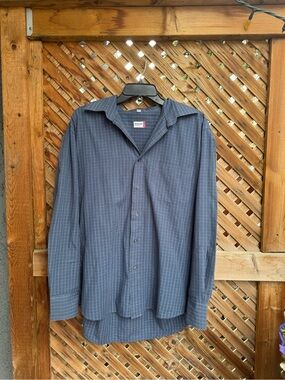 Casual Men's Blue-Gray Check Button-Down Shirt 💙